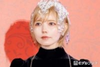 益若つばさ「低身長にはありがたい」美脚輝くミニ丈コーデ一挙公開「お人形さんみたい」「憧れる」と絶賛の声