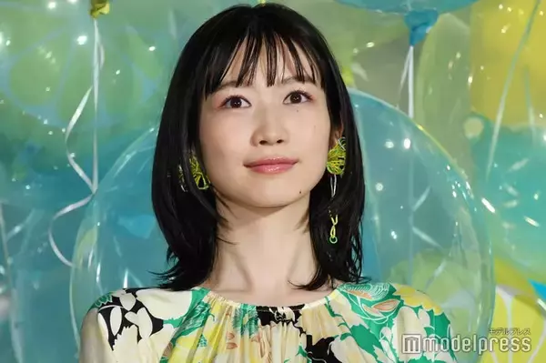 岡本夏美、美デコルテ輝くドレス姿「コスラバ」奥野壮撮影の“プロ級”ショットに「女子の夢が詰まってる」「貴重な1枚」の声