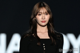 「花束オオカミ」中川紅葉、美脚際立つミニワンピ姿でランウェイ闊歩【TGCあいち・なごや2026】