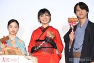 SUZUKA、“新しい学校のリーダーズ腕章柄入り”衣装をアピール 寺西拓人（timelesz）・伊東蒼と着物姿で集結【迷宮のしおり】