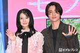 「桜田ひより＆木戸大聖「自然と戦いながら」強風の中での撮影回顧「髪の毛がメデューサみたいになっちゃって」【モブ子の恋】」の画像1