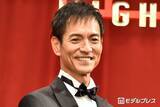 「沢村一樹、白髪混じりの老人ヘアメイク姿披露「ダンディすぎて溜息出る」「渋くて素敵」の声」の画像1