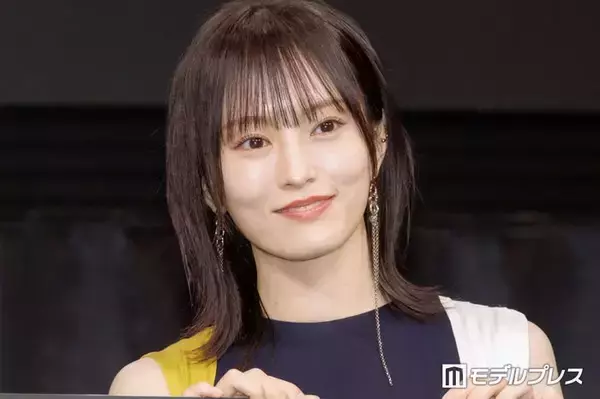 山本彩、美ウエスト＆腕ライン際立つノースリショットに「スタイル抜群」「お肌綺麗」と絶賛の声