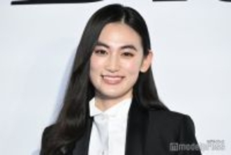 八木莉可子、タキシード×ミニ丈衣装で美脚披露 学生時代のバレンタイン秘話明かす「たくさん作った思い出が」 【ディオール バンブーパビリオン】
