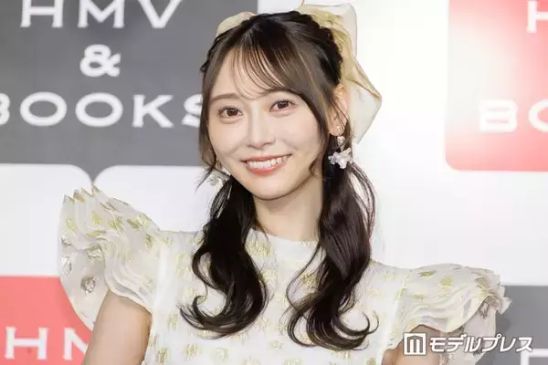 乃木坂46弓木奈於、ショート丈パンツから美脚際立つ「足元に目を惹かれる」「可愛すぎます」