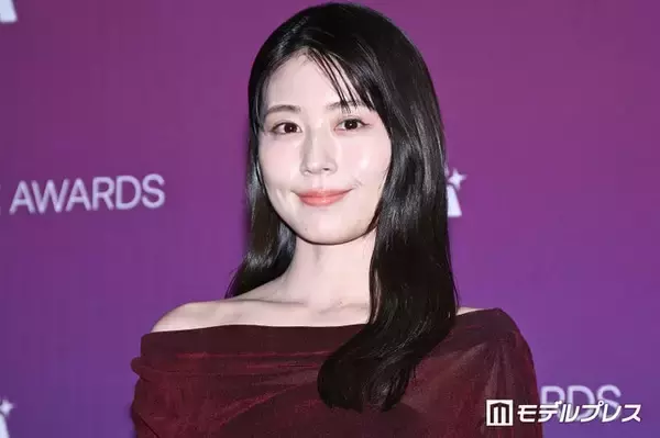 有村架純、シースルードレスで美スタイル披露 オレンジカーペットで微笑む【クランチロール・アニメアワード2026】
