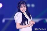 「“顔面重要文化財”AKB48センター伊藤百花、野球ユニ×ミニスカ姿で美脚スラリ「スポーティーで可愛い」「理想的なスタイル」と反響」の画像1