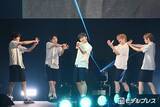 「“全員10代⽇本⼈メンバー”VIBY「TGC」初パフォーマンス フレッシュな魅力で魅了【TGC松山2026】」の画像1