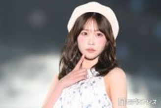 FRUITS ZIPPER櫻井優衣、トップバッターで「サツコレ」開幕 ミニ丈×ベレー帽がキュート【サツコレ2026S/S】