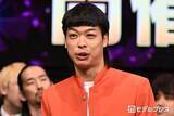 「バッテリィズ・エース、父親が「カッコ良すぎて父親界のエース」M-1準優勝芸人公開の顔出しショットが話題「似てる」「渋くておしゃれでイケオジ」」の画像1