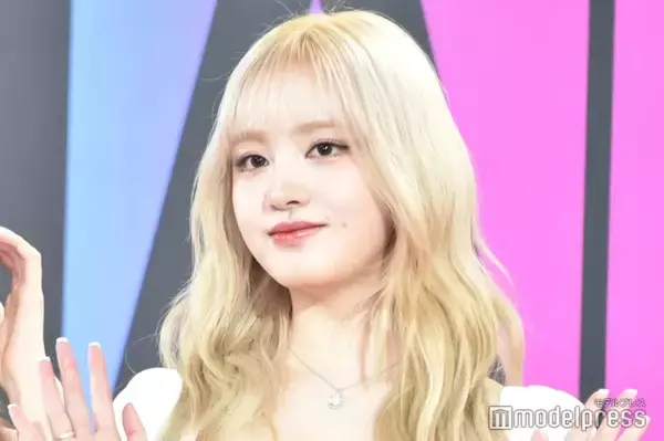 IVEリズ、透け感タイツから美脚輝く「なんて長い脚」「エレガントでゴージャス」と反響