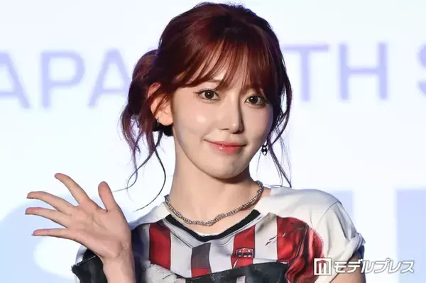 LE SSERAFIMサクラ、金髪ヘアアレンジ3選公開「雰囲気変わる」「完璧すぎるビジュアル」の声