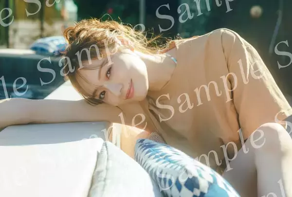 乃木坂46梅澤美波、圧倒的美脚ショット・“崖ドレス”カット…書店特典ポスター3種＆ポストカード18種解禁【透明な覚悟】