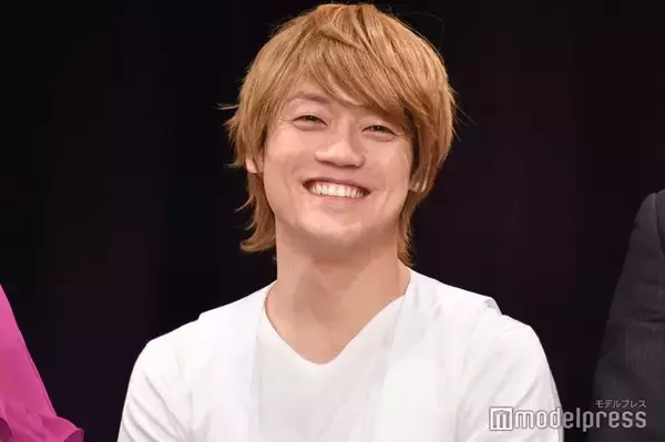 おばたのお兄さん、息子顔出し公開 妻・山崎夕貴アナも写った家族3ショット公開「どっち似かな？」「素敵な笑顔」の声