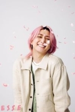 Snow Man佐久間大介「ESSE」表紙初登場 癒やしの存在明かす「かわいすぎて…」