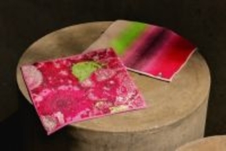 ファミマ、ニコライ バーグマンとの初コラボハンカチ登場 母の日ギフトにも最適な花柄＆グラデーション