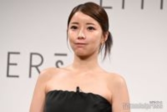 美人クリエイター、ミニ丈ニットワンピから美脚際立つ「小顔でスタイル抜群」「透明感すごい」