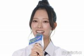 日向坂46清水理央、オフショル×ショーパン「ひな誕祭」衣装で美脚スラリ「天使」「スタイル抜群で憧れる」と反響