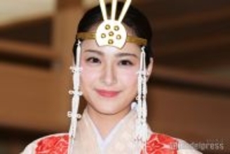 神職の資格保有・平祐奈、神職姿初お披露目 女優業での目標は「悪いことをしたいなって」