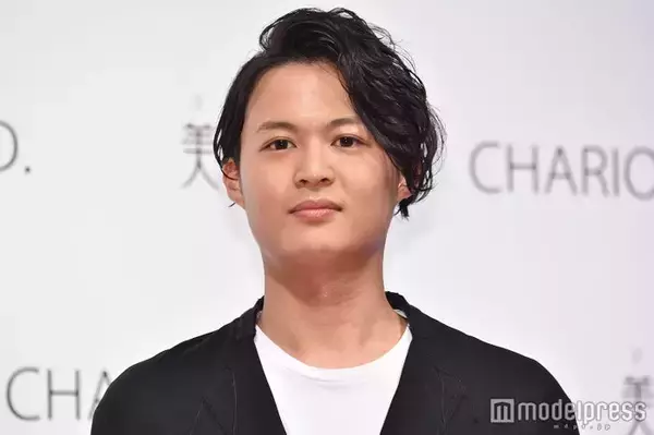 貴乃花光司の長男・花田優一、母との2ショット公開「61歳も笑顔で健康で」