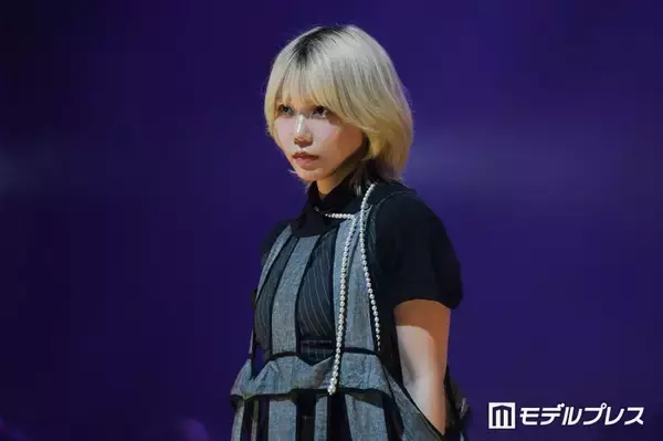 元乃木坂46川後陽菜、個性派透け感コーデから美脚ちらり「着こなせるのすごい」「小顔際立つ」と反響相次ぐ【学生ランウェイ名古屋】