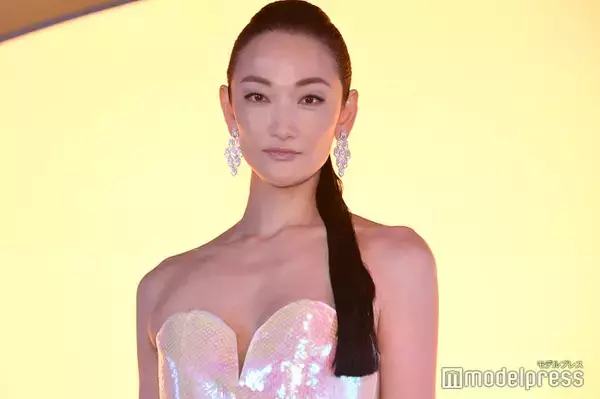 妊娠中・冨永愛、手作り“ギルティフリースイーツ”公開「簡単で美味しそう」「美の秘訣」の声