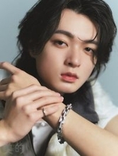 STARGLOW「美的」で新連載 第1回はRUI「実家にいた頃から使っていた」愛用品・メンバー4人が語る“RUIってこんな人”