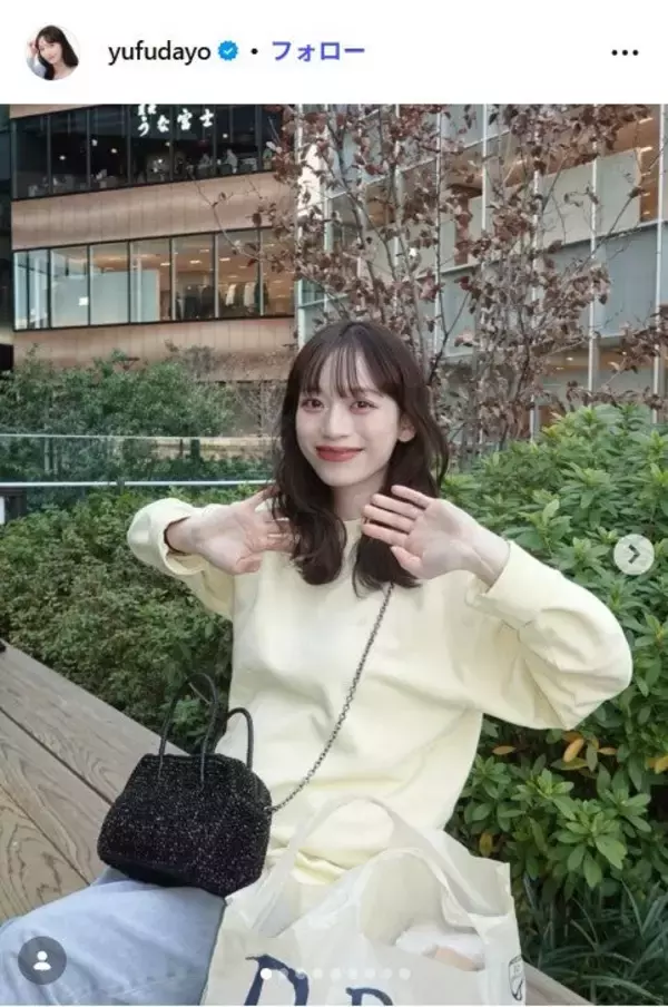 第1子出産のサッカー日本代表・上田綺世選手の美人妻、娘との2ショット公開「すでに美人さん」「すっかりママの顔」と反響