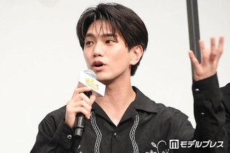 Aぇ! group正門良規、“普段からカラ松”だった「革ジャンが制服」映画で木村拓哉モノマネも披露【おそ松さん 人類クズ化計画!!!!!?】