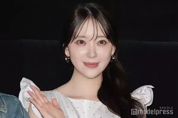 堀未央奈、フレアミニスカで美脚披露「透明感すごい」「全身のバランス神」と反響