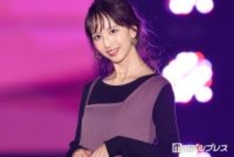 元乃木坂46佐藤楓、オフショル×ミニスカで美スタイル披露「女神様かと」「憧れそのもの」の声