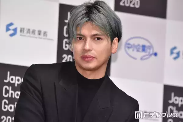3児の親 川崎希の夫・アレクサンダー、1歳になった次女の姿公開「パパそっくり」「最強遺伝子」と反響