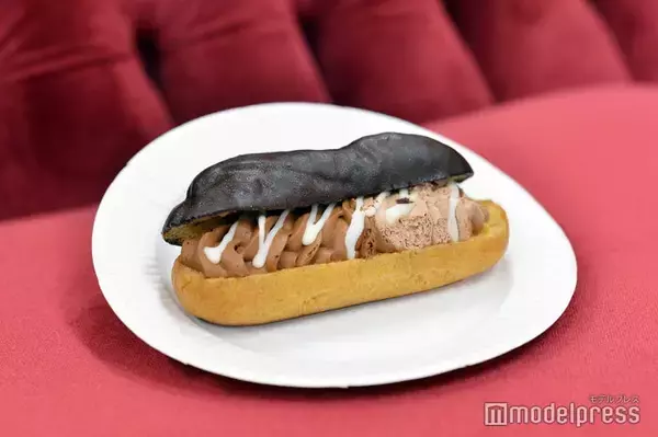 甘党悶絶の満足感。「チョコ感がたまらない」セブン「クワトロチョコエクレア」実食レビュー