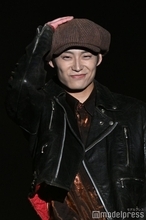 超特急・高松アロハ、ウエスタンスタイル着こなし はにかみ笑顔に歓声「不意打ちは反則」「可愛い系のポージングありがたい」【TGCあいち・なごや2026】