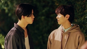 タイBLリメイクドラマ、約5分の濃厚ベッドシーンに視聴者悶絶「今までで一番綺麗で激しい」「筋肉が美しい」【The Boy Next World】