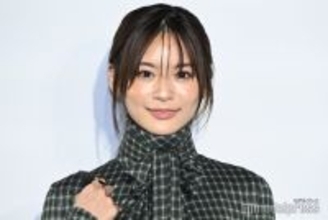 永瀬莉子、チェック柄ワンピ＆パンプスでハイセンスな着こなし ほっそり美脚際立つ【ディオール バンブーパビリオン】
