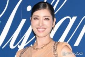 アンミカ、米国人夫と京都満月デート 神秘的な夫婦ショットに反響「いつまでもラブラブで最高」「美男美女で絵になる」