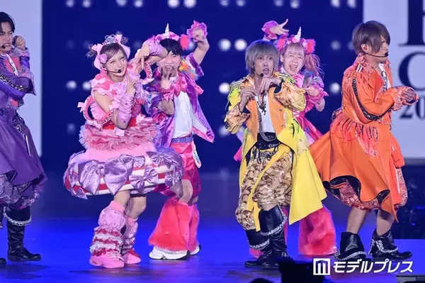 しなこ＆リアルピース、火花散るド派手ステージでコラボ リミックス披露で会場熱狂【関コレ2026S/S】