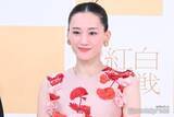 「【紅白リハ3日目】綾瀬はるか、花柄ノースリドレス姿 6年ぶり司会での変化明かす」の画像1