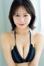≠ME尾木波菜、透明感あふれる美肌披露「週刊FLASH」グラビア登場
