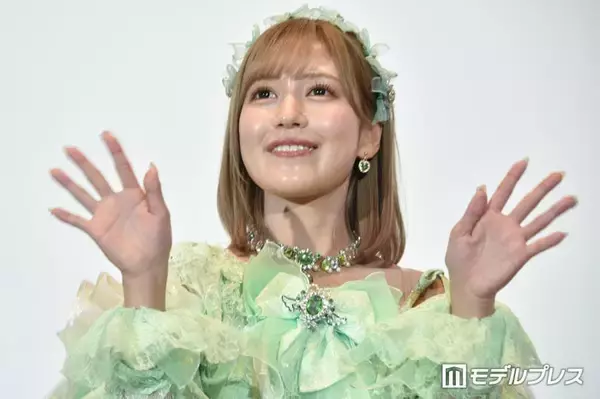 ＝LOVEメンバー「指原さんにおすすめしてもらって買ったよ」チェック柄ミニスカで美脚すらり秋コーデ「大人っぽさと可愛さのバランスが最高」「上品で綺麗」と反響