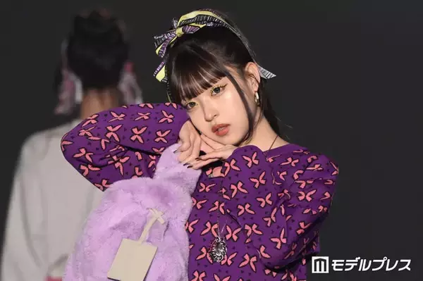 美人インフルエンサー、フリルミニスカから美脚スラリ「スタイル抜群」「頭身バランスがレベチ」の声