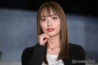 内田理央、黒タイツ×ロングブーツで圧巻脚線美「綺麗すぎる」「スタイル抜群」と絶賛の声