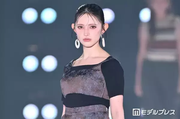 「超ときめき宣伝部・菅田愛貴、笑顔封印ランウェイ「ギャップすごい」「最強」の声【関コレ2026S/S】」の画像