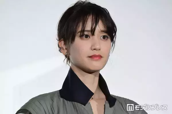 山崎紘菜、32歳誕生日に幼少期ショット公開「お目目くりくり」「すでに完成してる」と反響