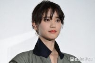 山崎紘菜、32歳誕生日に幼少期ショット公開「お目目くりくり」「すでに完成してる」と反響