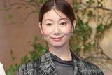 「「虎に翼」よね役話題の土居志央梨、美背中ショットに絶賛の声「色っぽい」「素敵すぎてドキドキする」」の画像1
