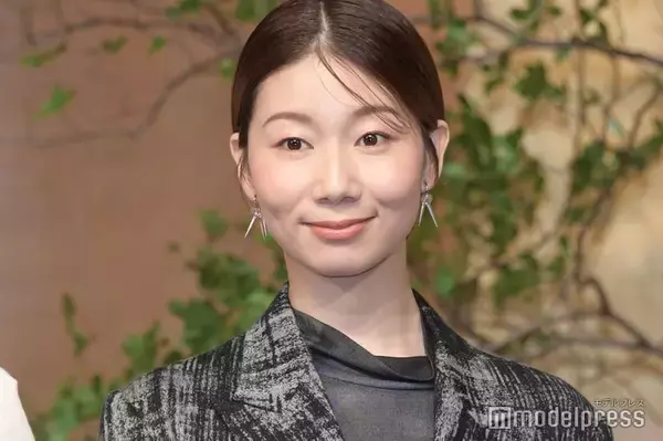 「虎に翼」よね役話題の土居志央梨、美背中ショットに絶賛の声「色っぽい」「素敵すぎてドキドキする」