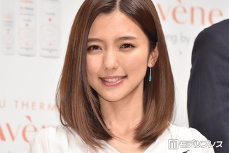 真野恵里菜、インナーカラーで印象ガラリ新ヘアに絶賛の声「大人っぽくて素敵」「上品ですね」