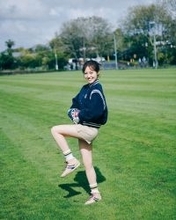 櫻坂46松田里奈、見事な投球フォーム披露 1st写真集先行カット解禁【まつりの時間】